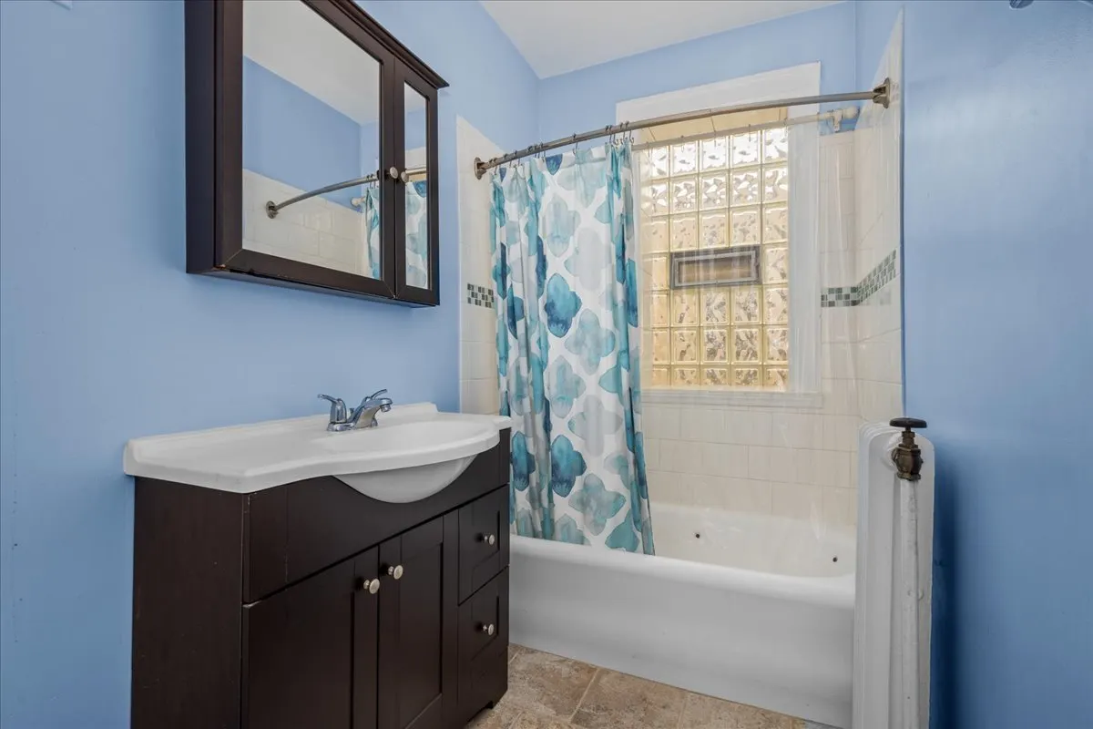 574 Sheridan Square 3 IL