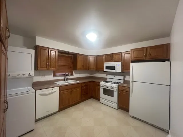 912 W GREENWOOD Avenue A IL