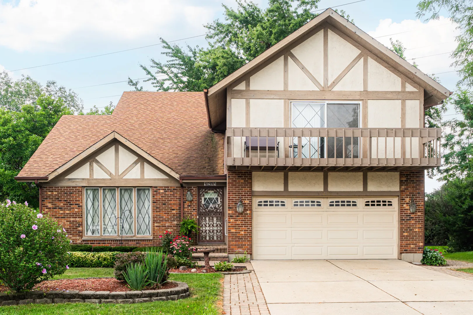 1205 N Scarlet Drive IL