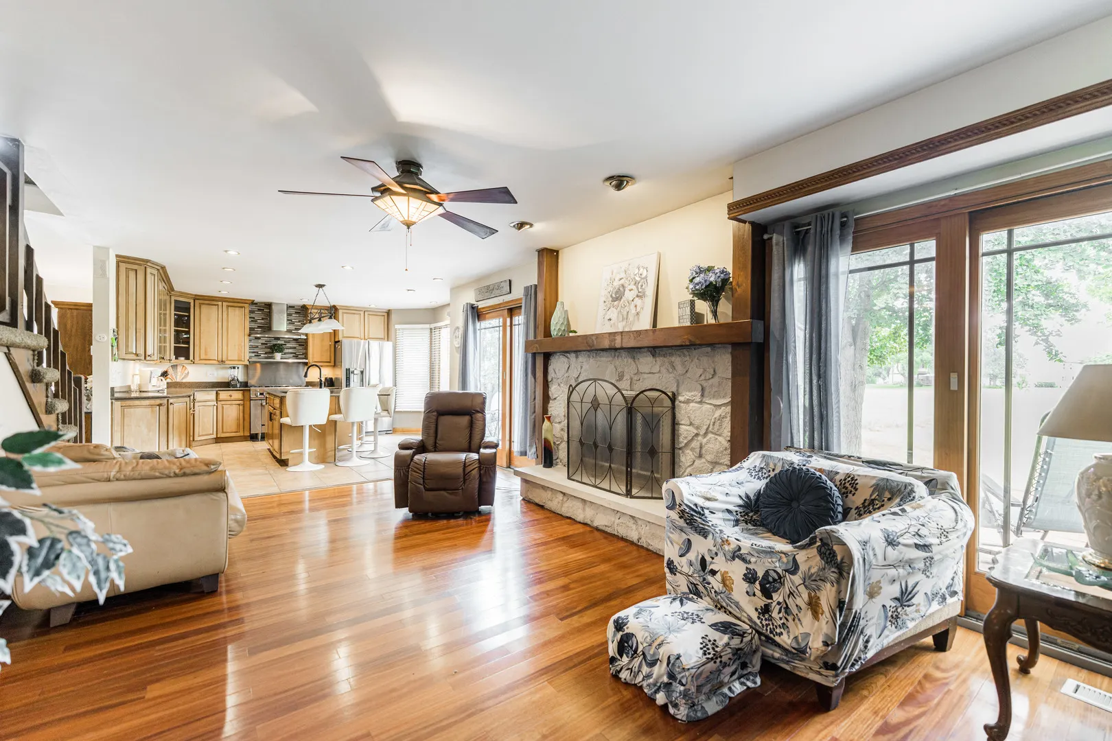 1205 N Scarlet Drive IL
