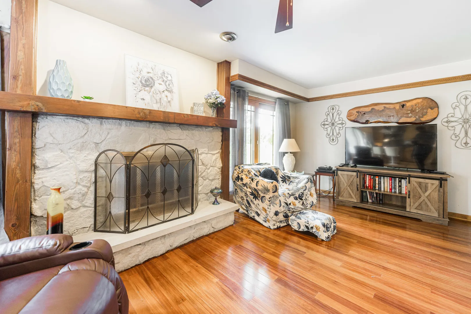 1205 N Scarlet Drive IL