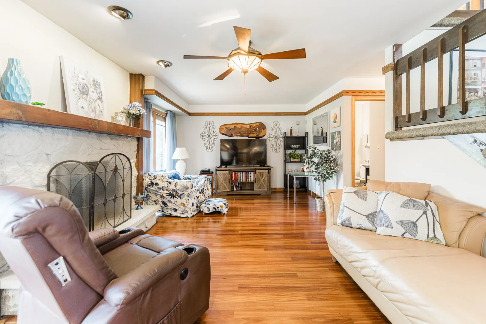 1205 N Scarlet Drive IL