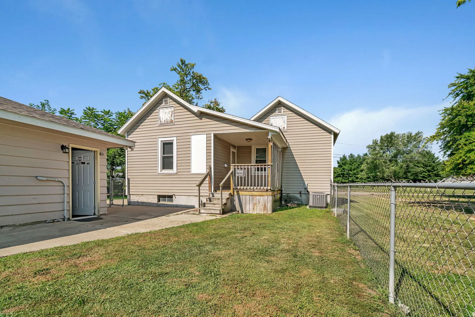 1505 S Bloomington Street IL