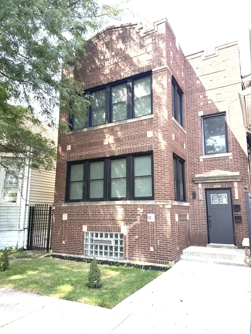 1048 W Marquette Road IL