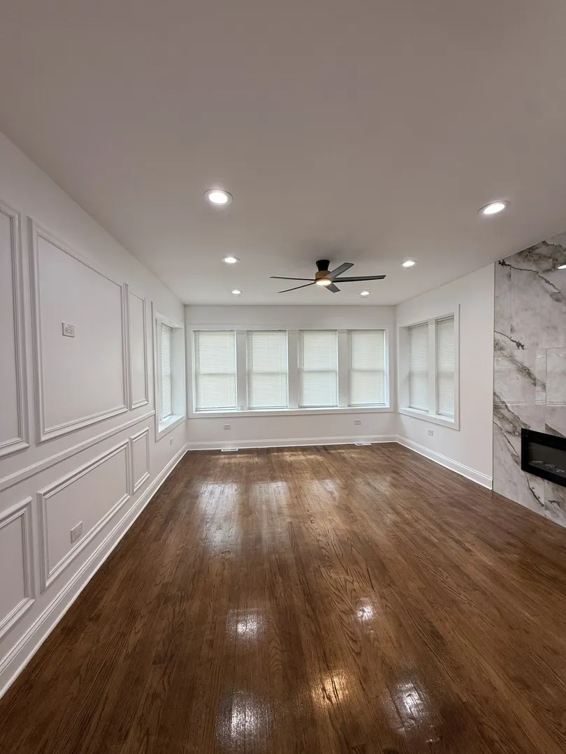 1048 W Marquette Road IL