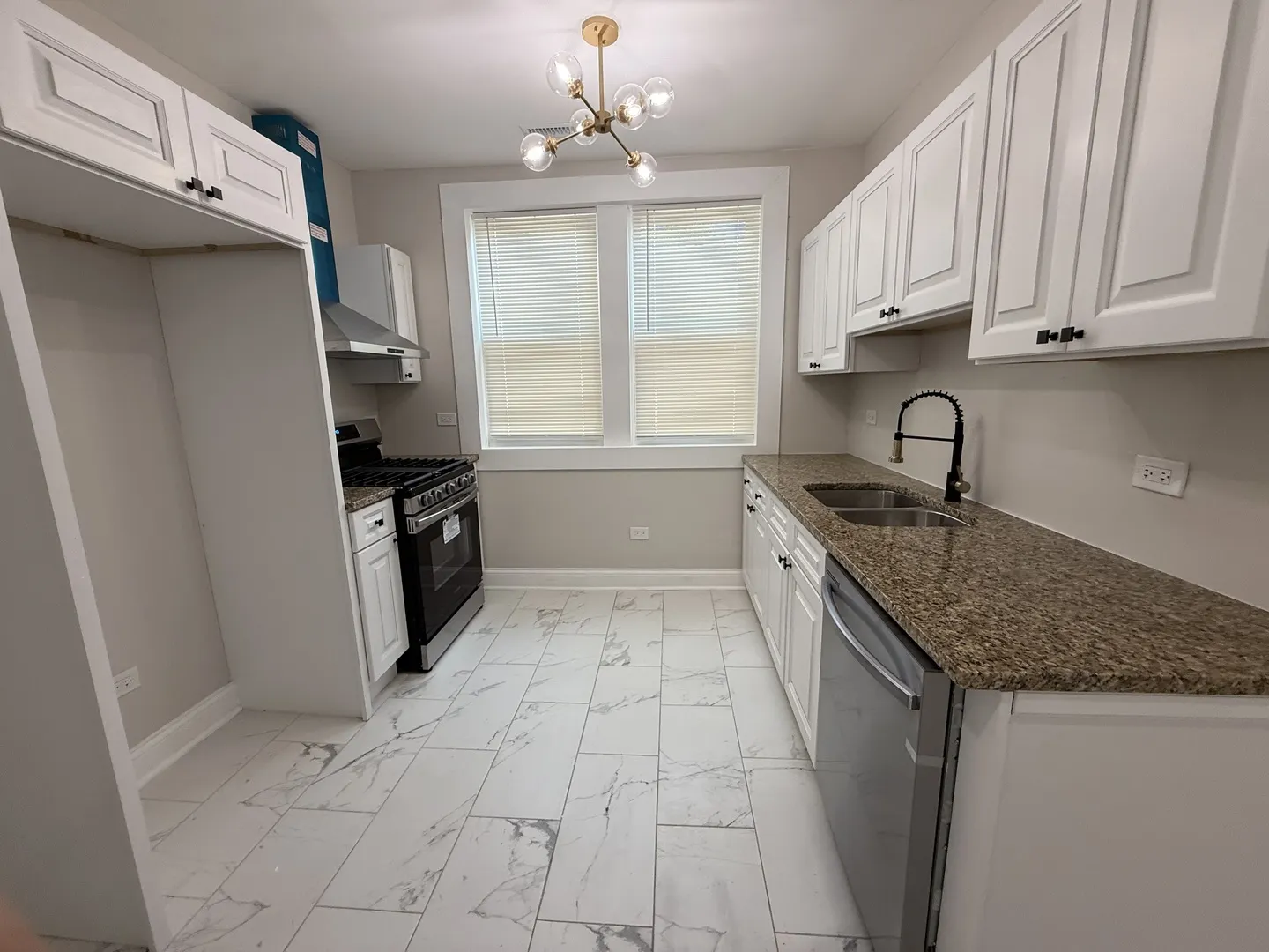 1048 W Marquette Road IL