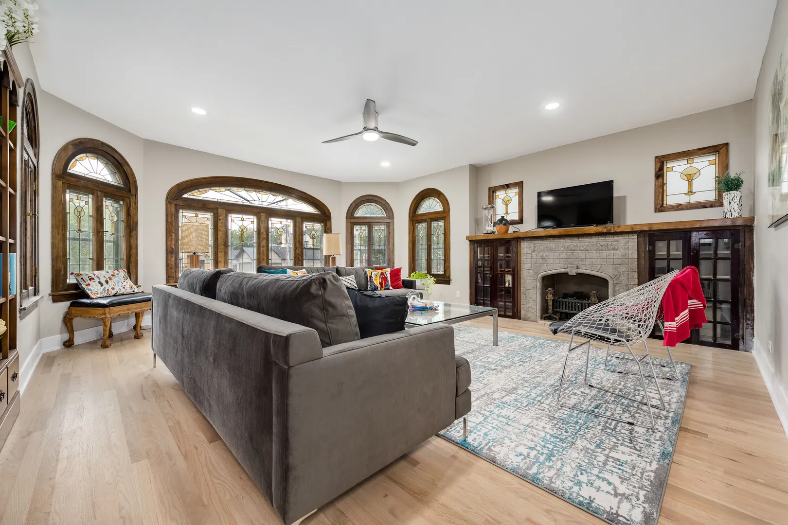 6739 N Rockwell Street IL