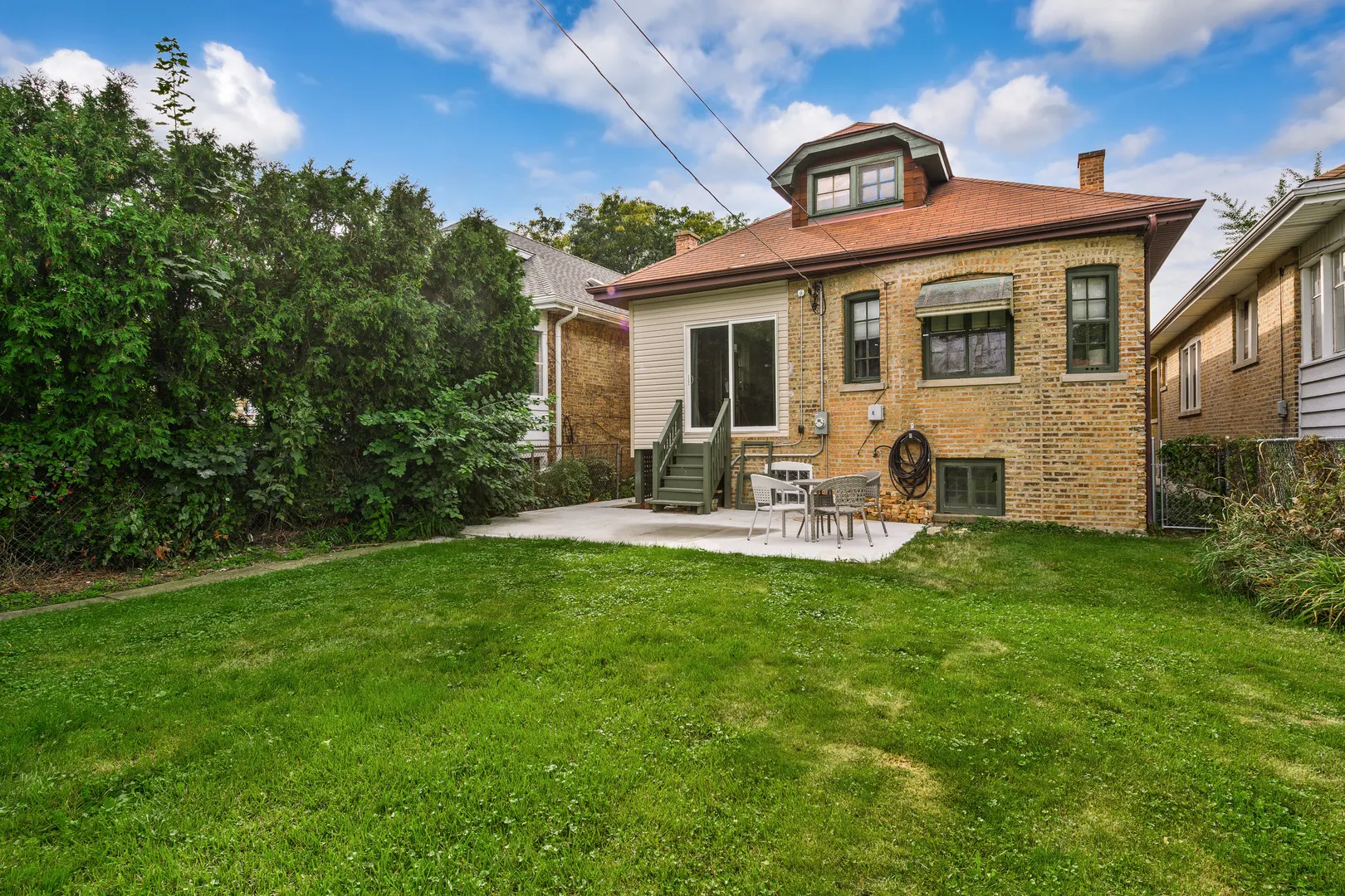 6739 N Rockwell Street IL