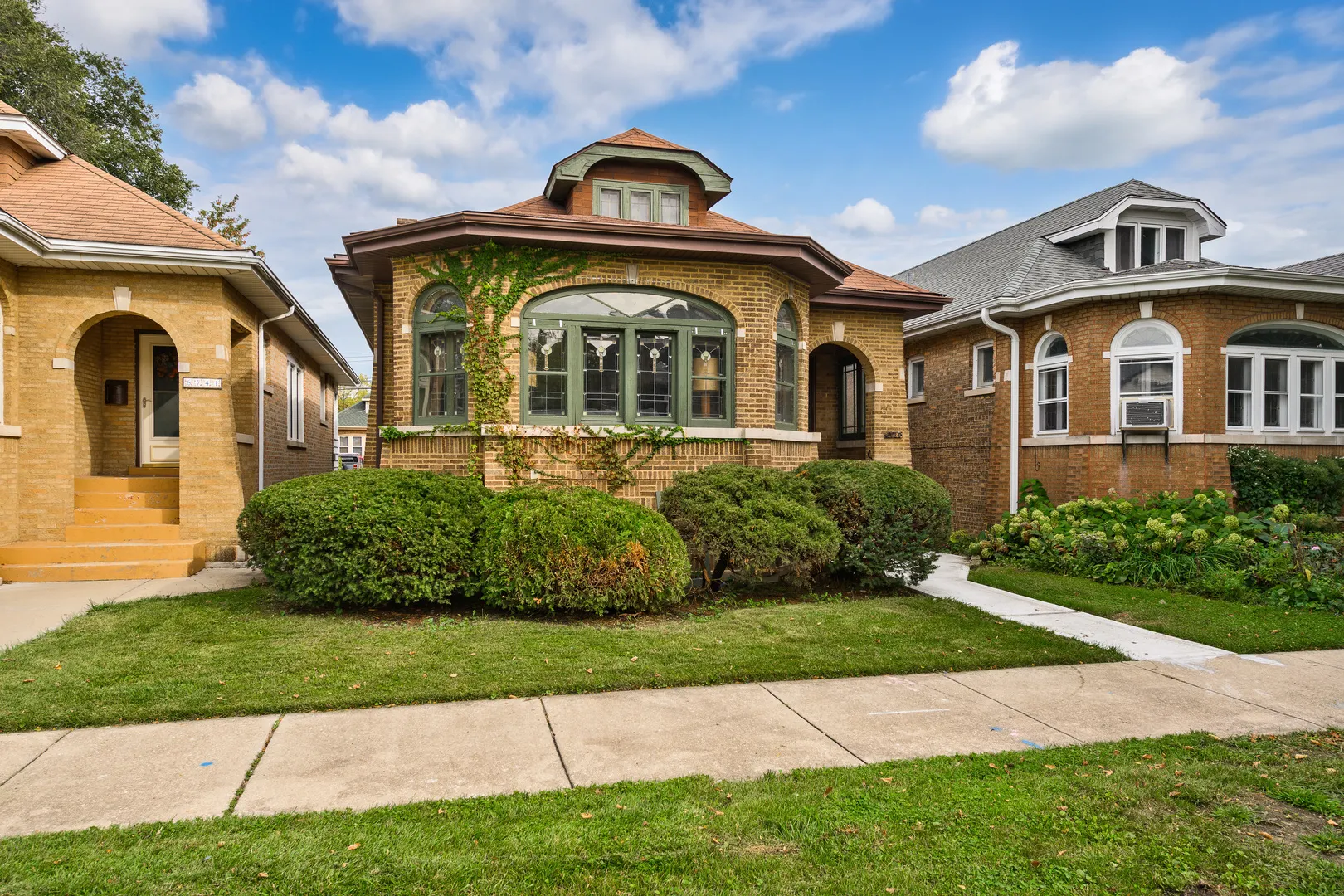 6739 N Rockwell Street IL