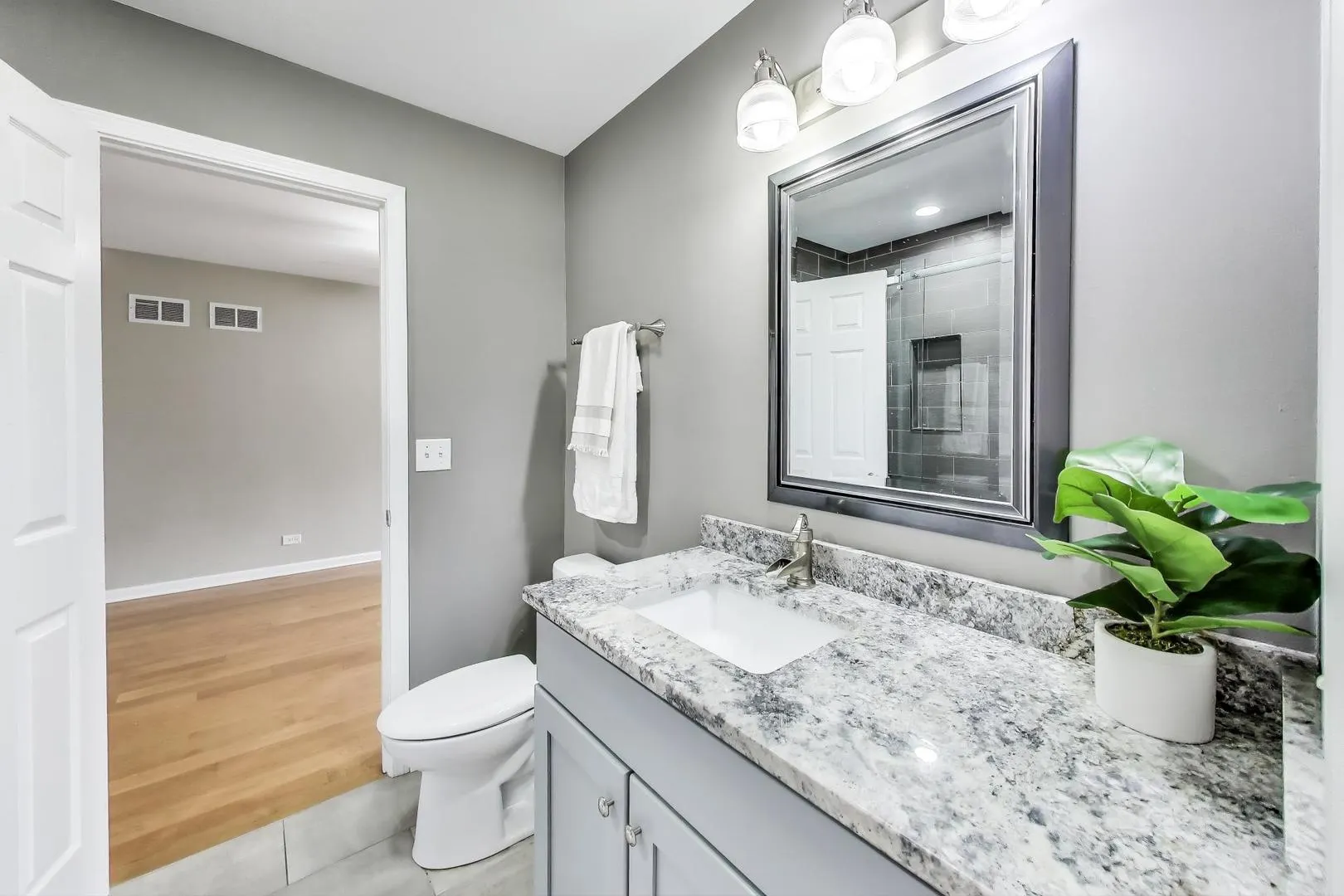 640 Wilbur Court IL