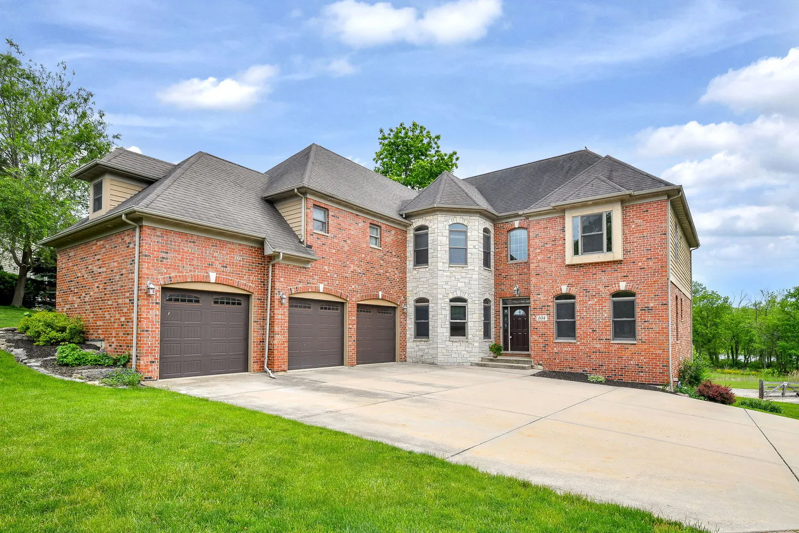 104 Bruell Street IL