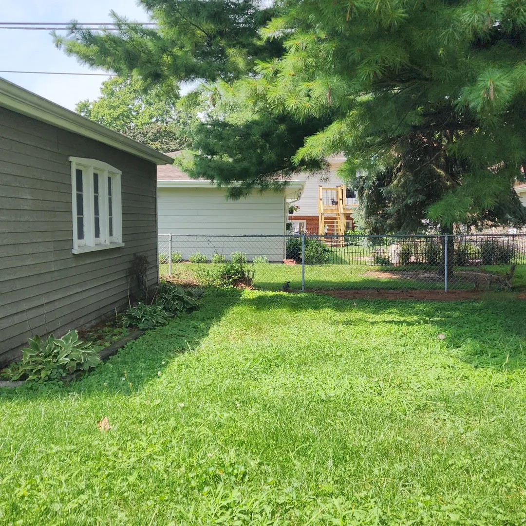 9810 Warren Avenue IL