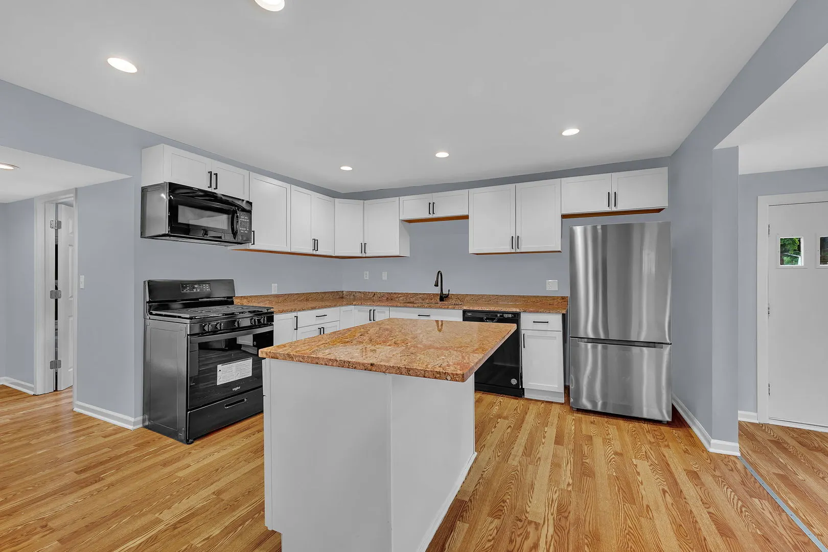 584 Broadway Street IL