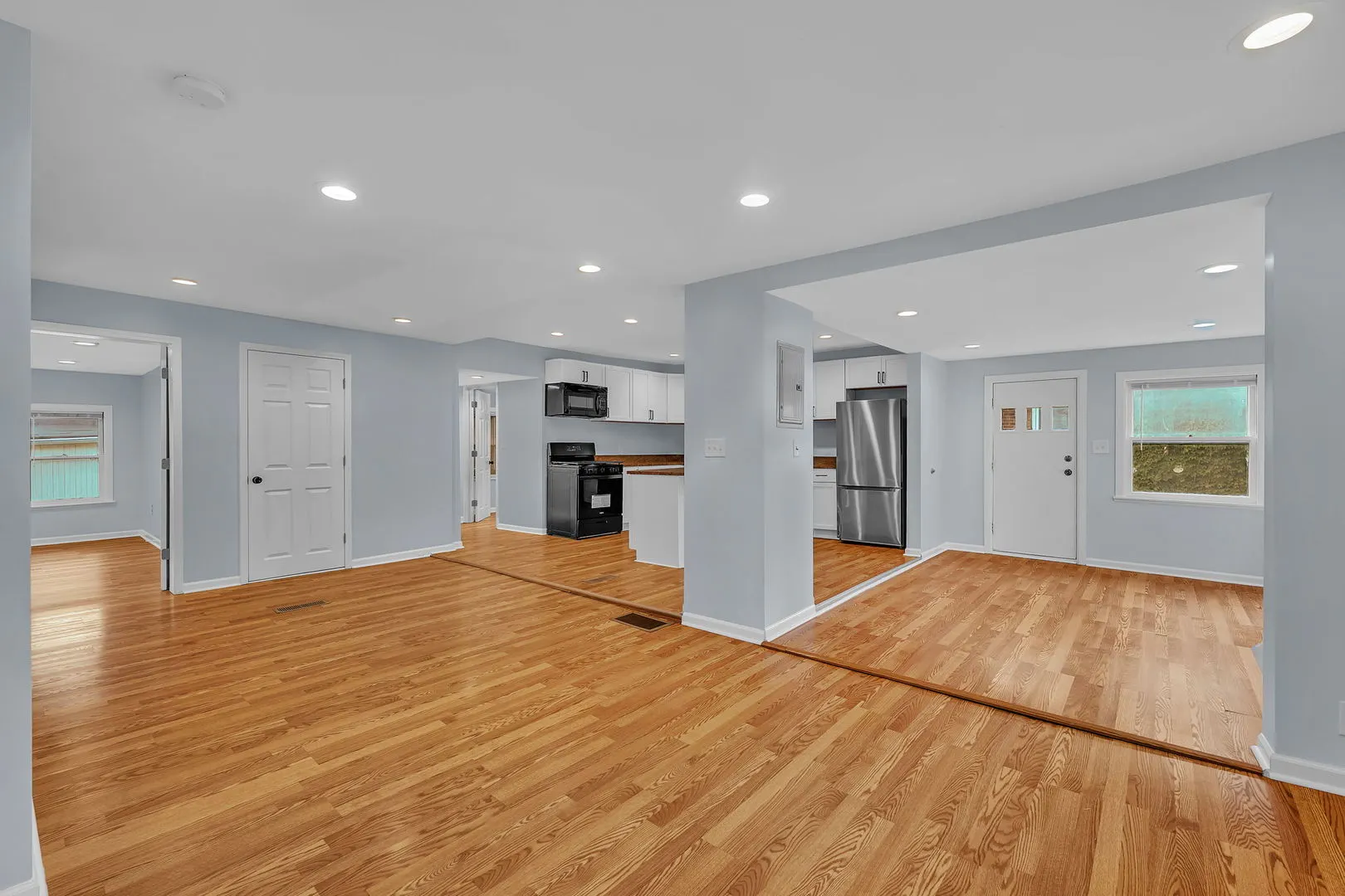 584 Broadway Street IL