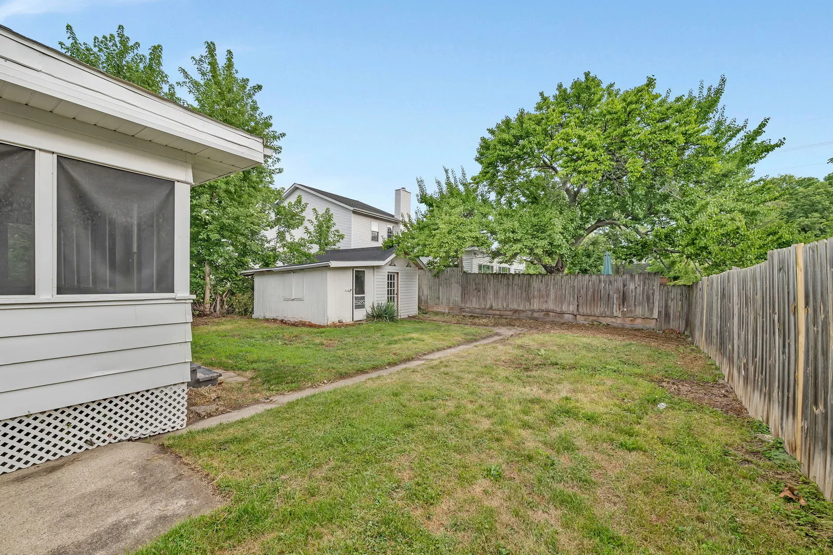 584 Broadway Street IL