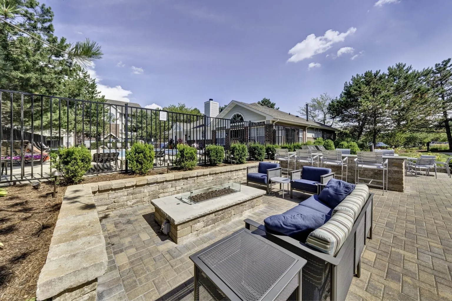 111 Kensington Circle 204 IL