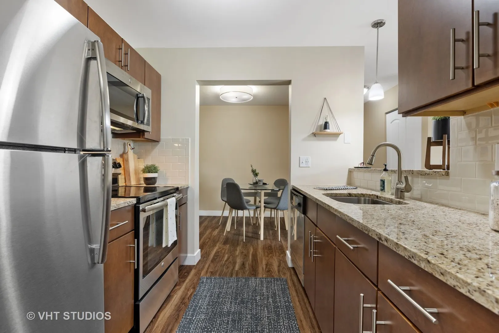 111 Kensington Circle 204 IL