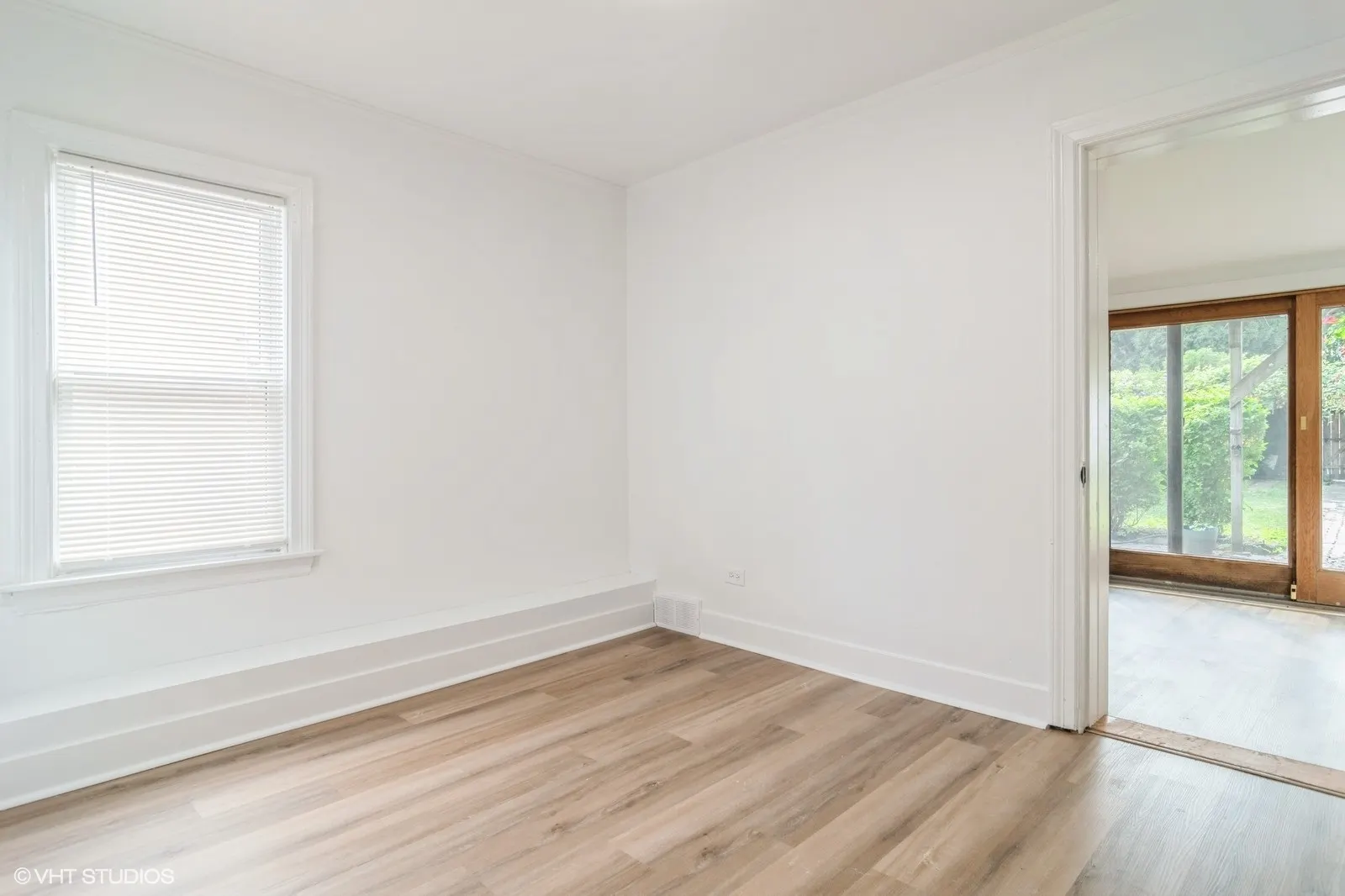 5809 N Rogers Avenue IL