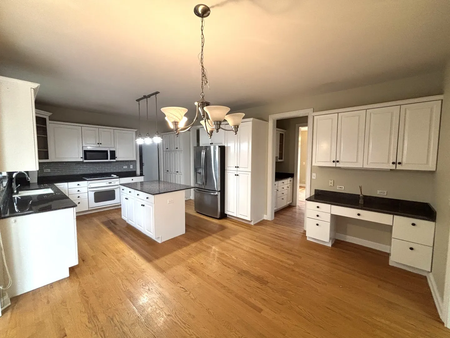 375 W Devon Avenue IL