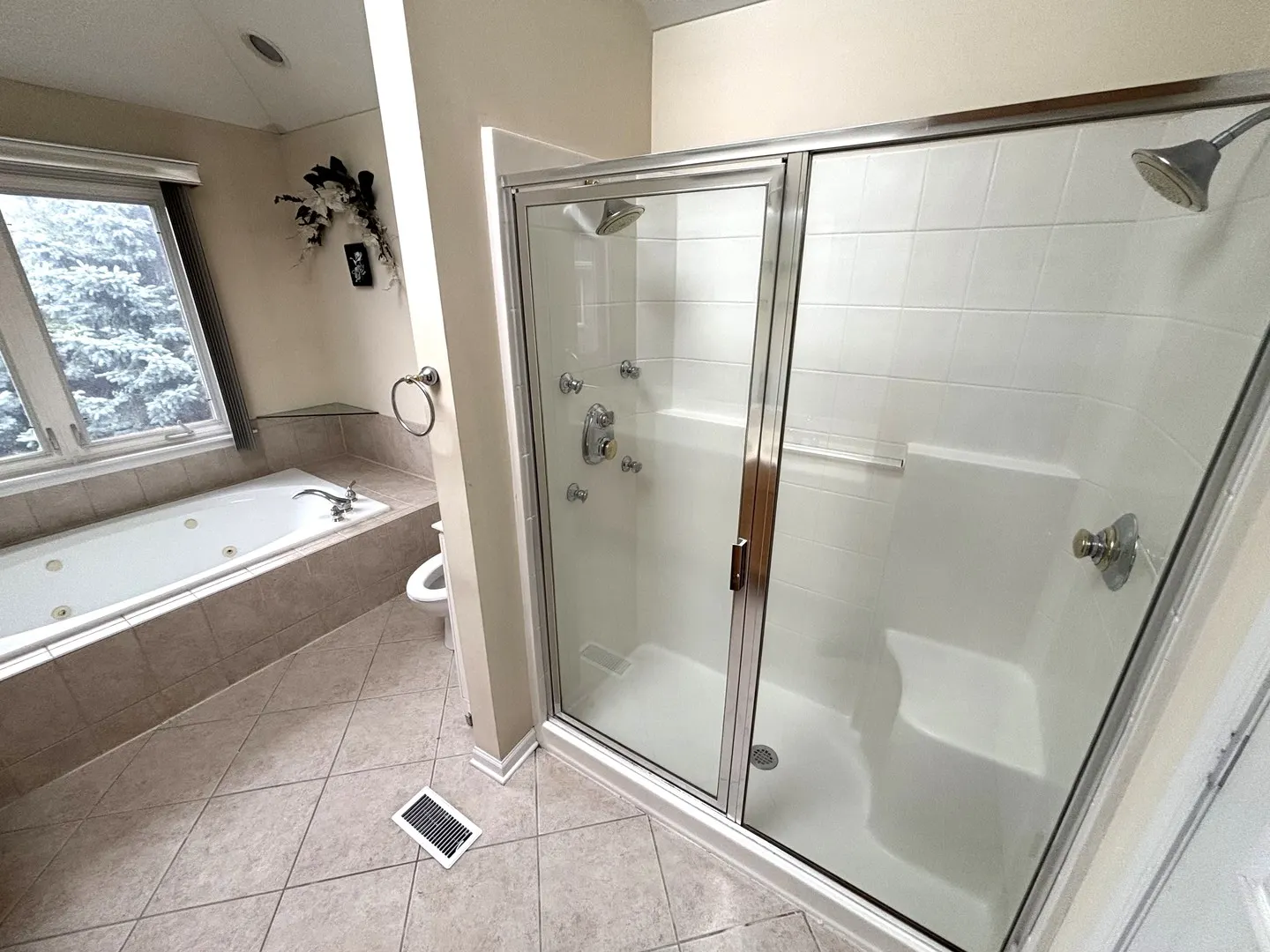 375 W Devon Avenue IL