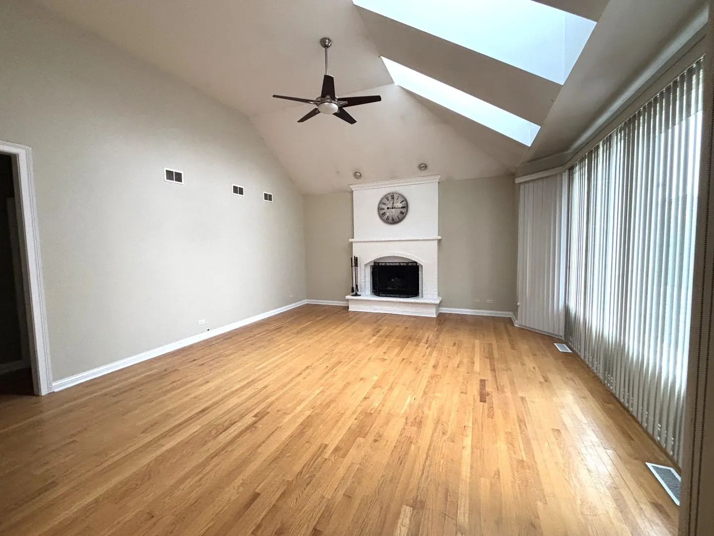 375 W Devon Avenue IL