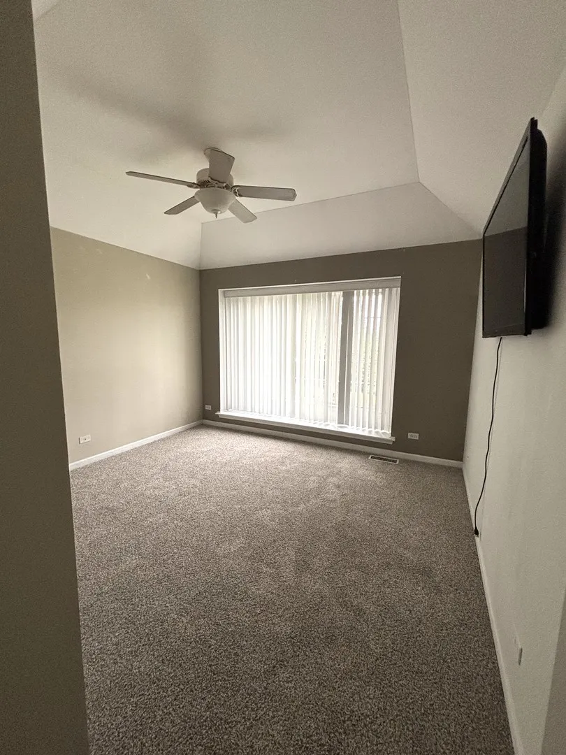 375 W Devon Avenue IL