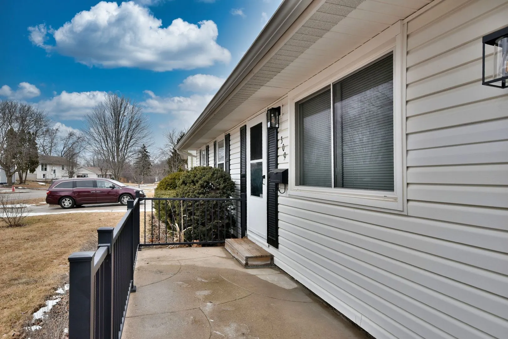 309 W Green Meadows Boulevard IL