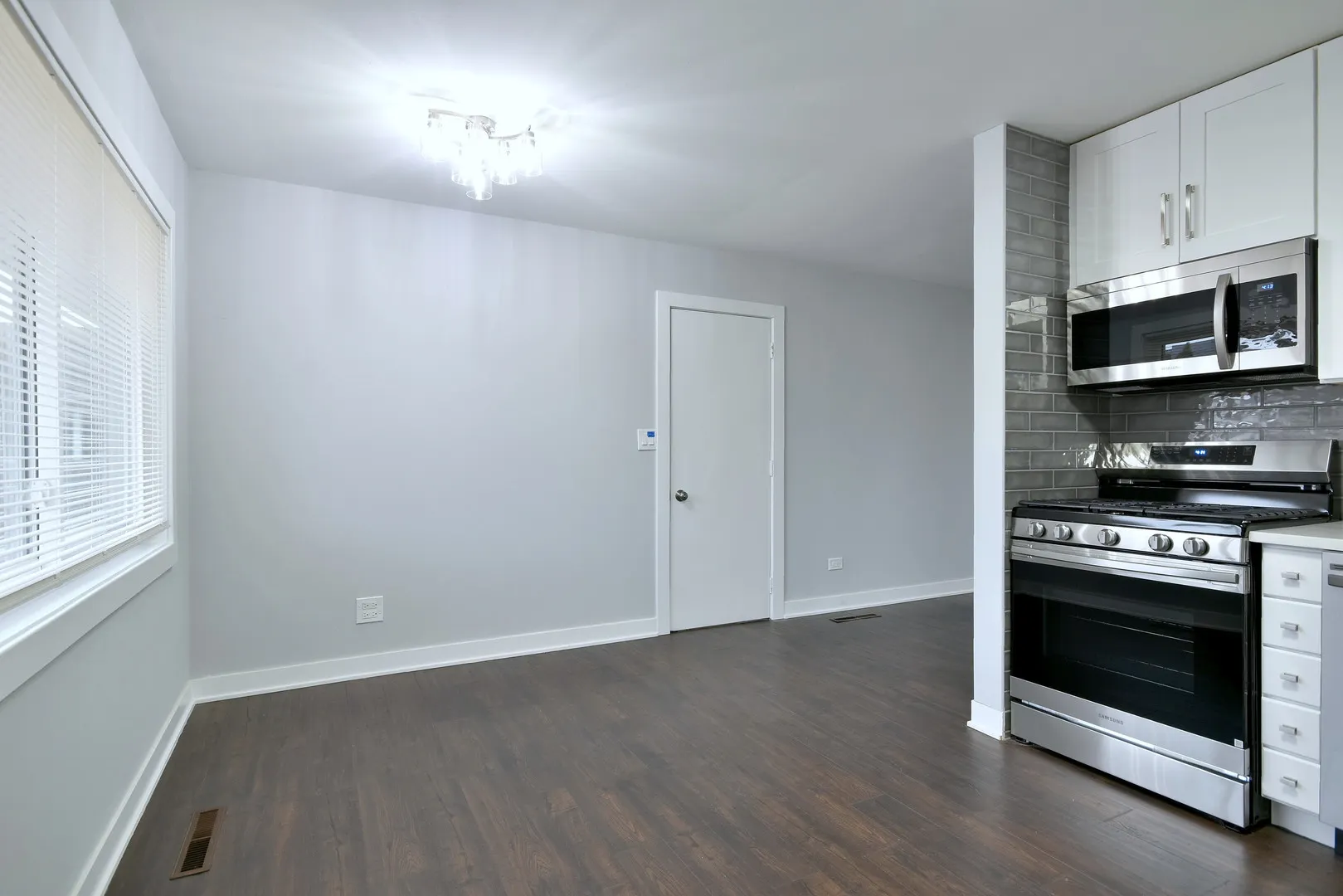 309 W Green Meadows Boulevard IL