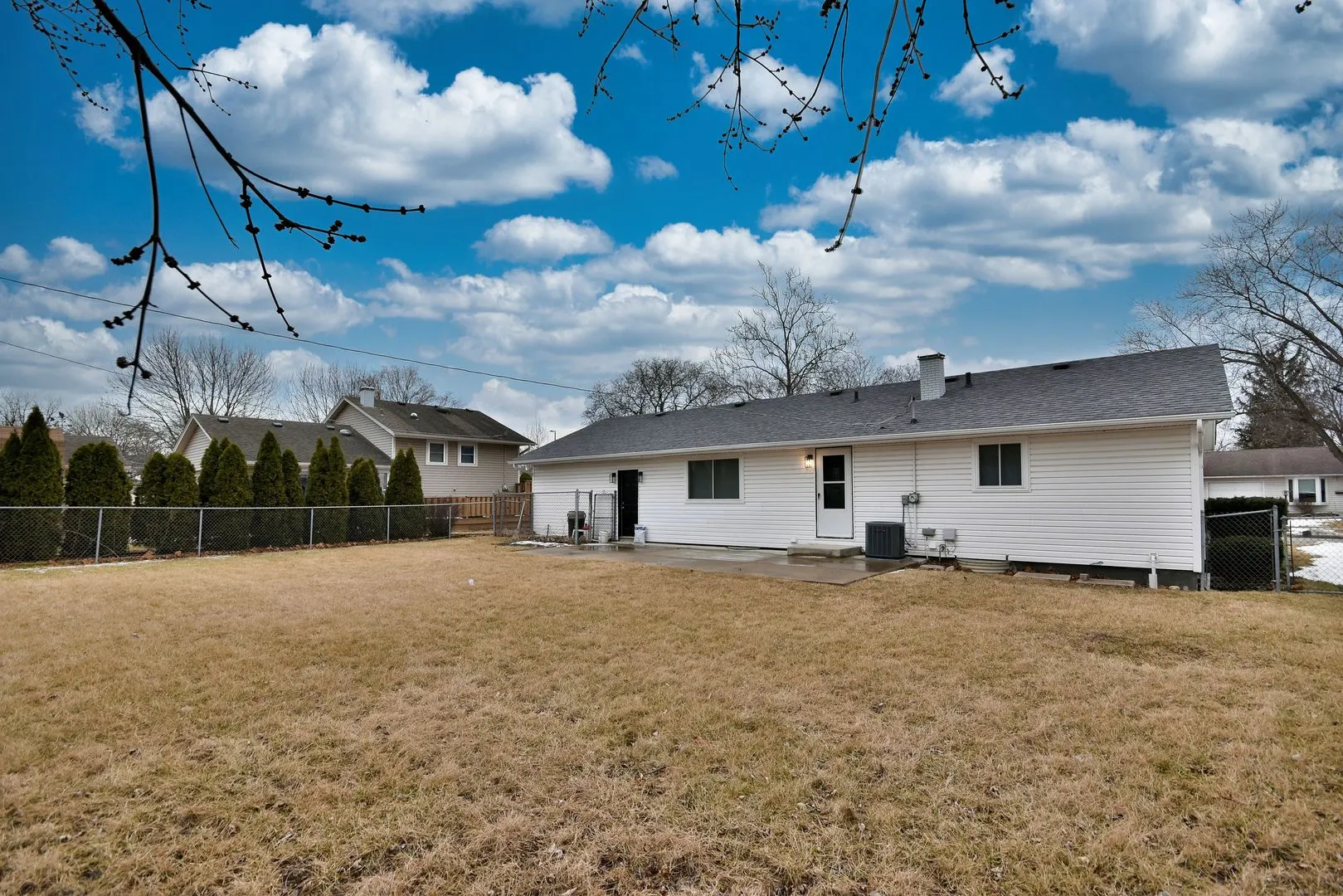 309 W Green Meadows Boulevard IL