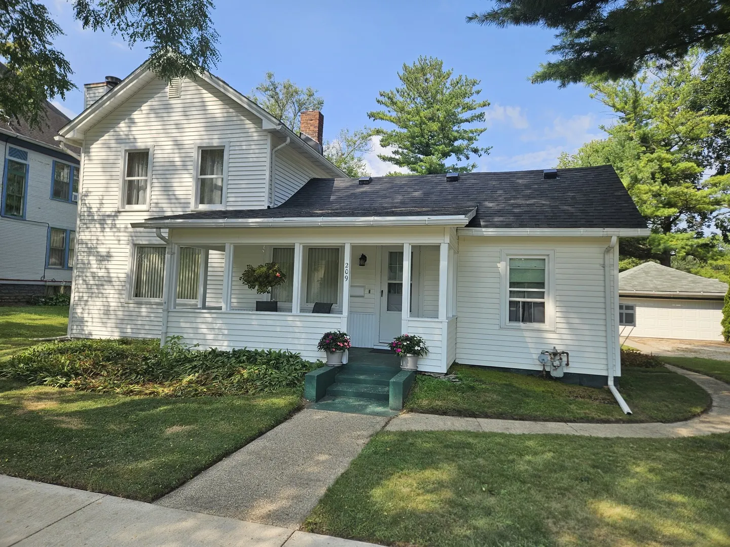 209 N Maple Street IL