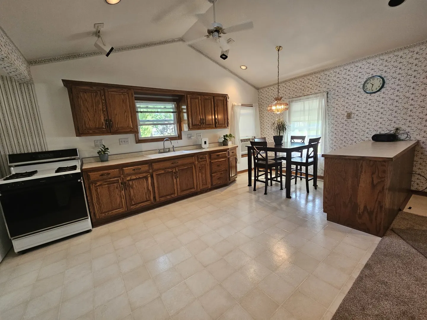 209 N Maple Street IL