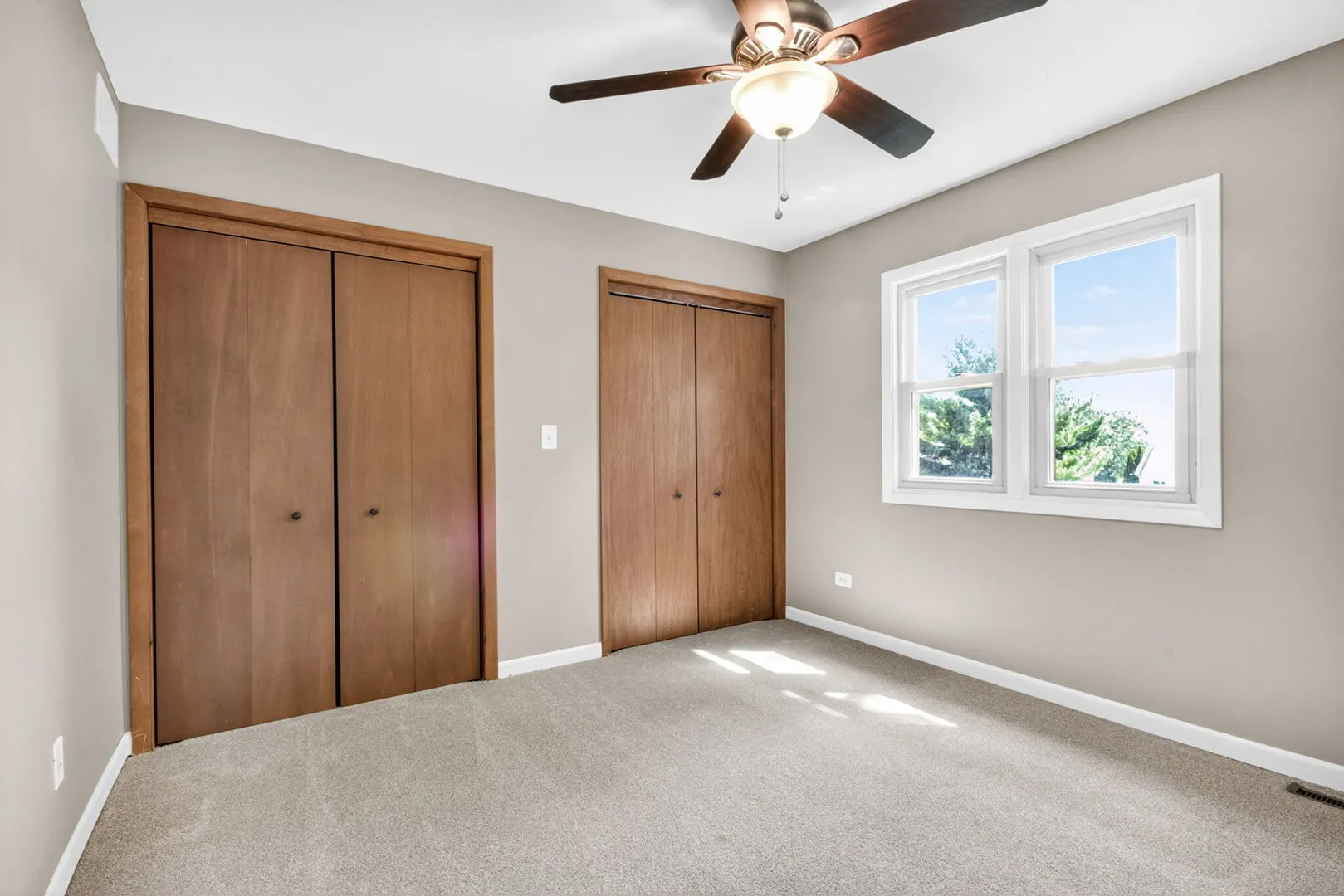 606 Briarwood Court IL