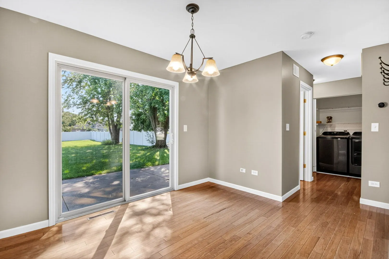 606 Briarwood Court IL