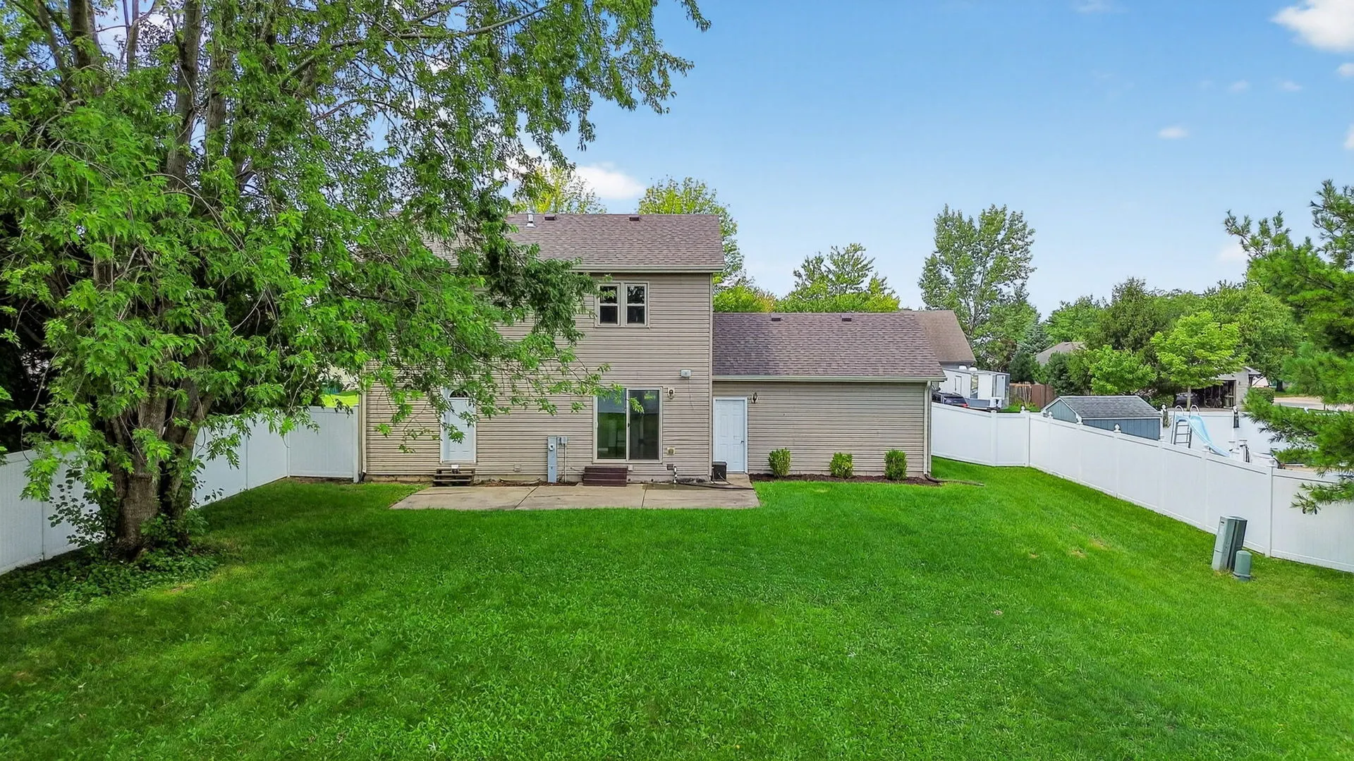 606 Briarwood Court IL