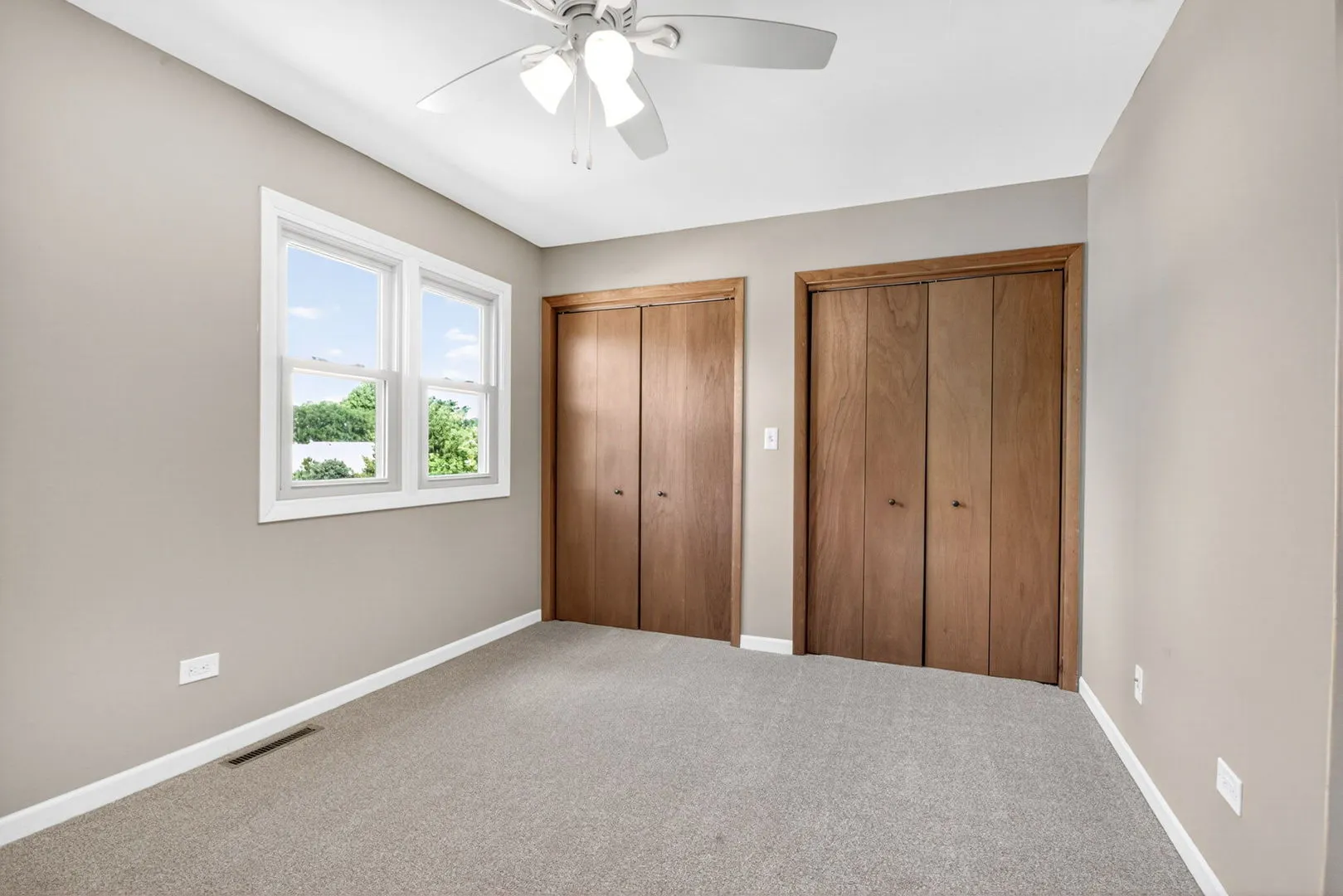 606 Briarwood Court IL