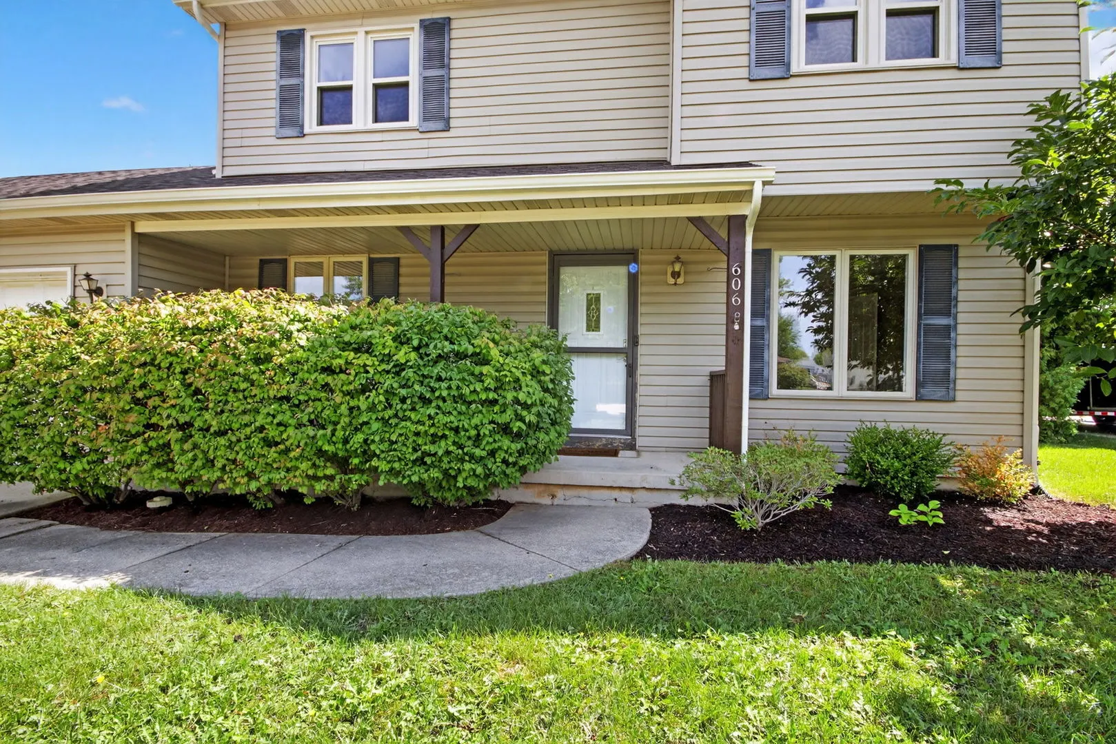 606 Briarwood Court IL