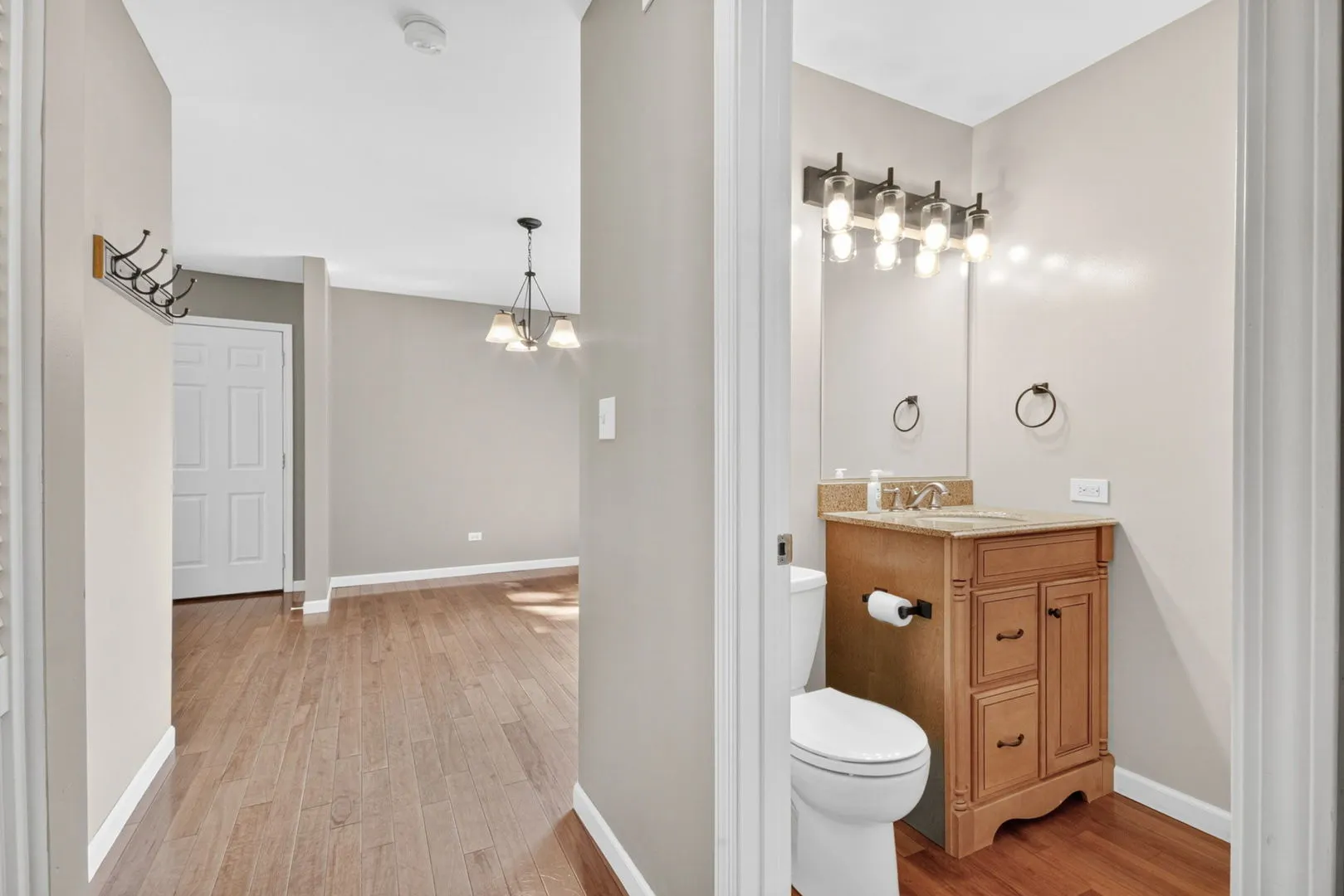 606 Briarwood Court IL