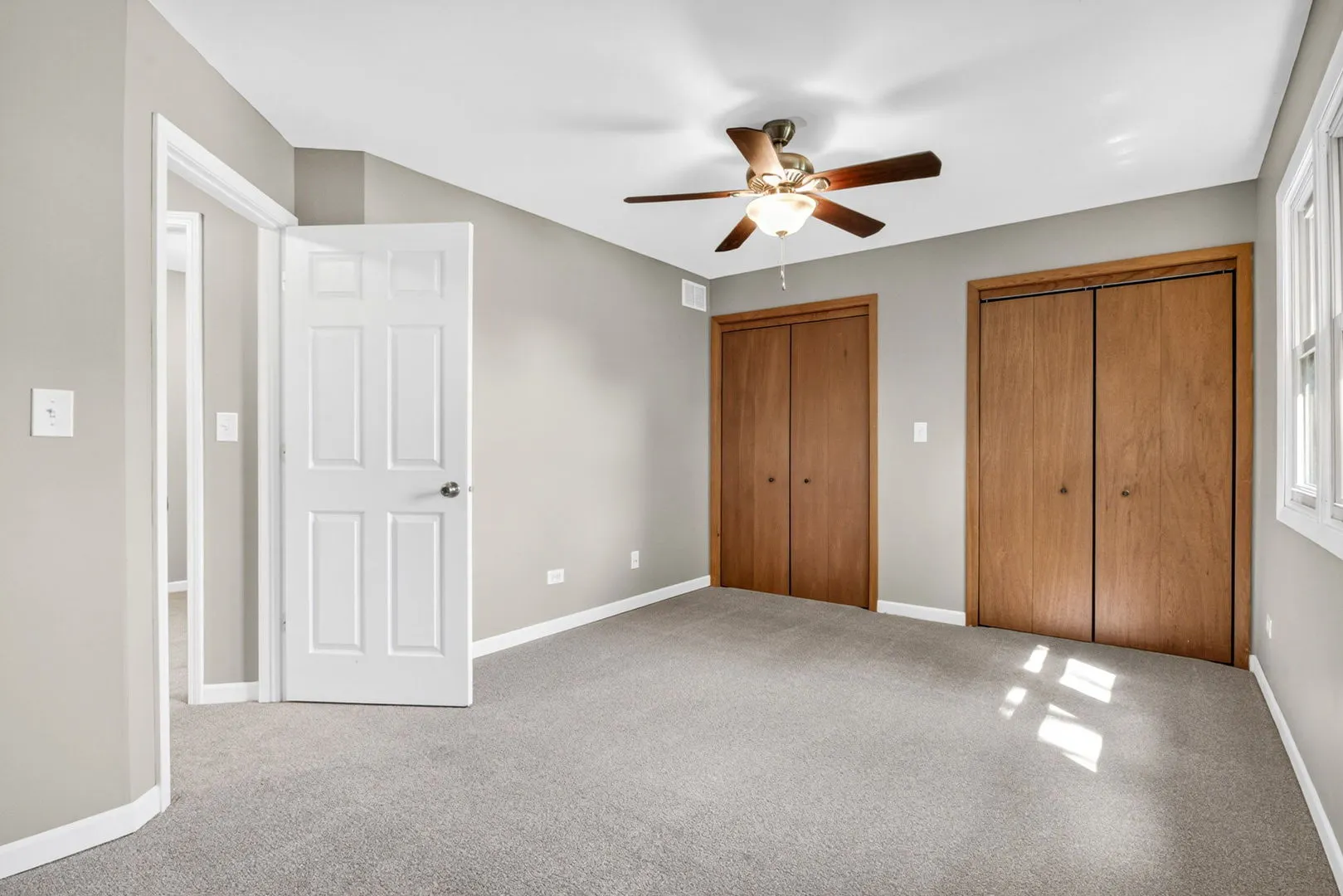 606 Briarwood Court IL