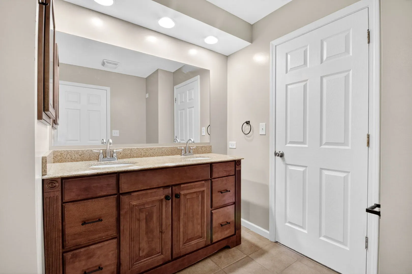 606 Briarwood Court IL