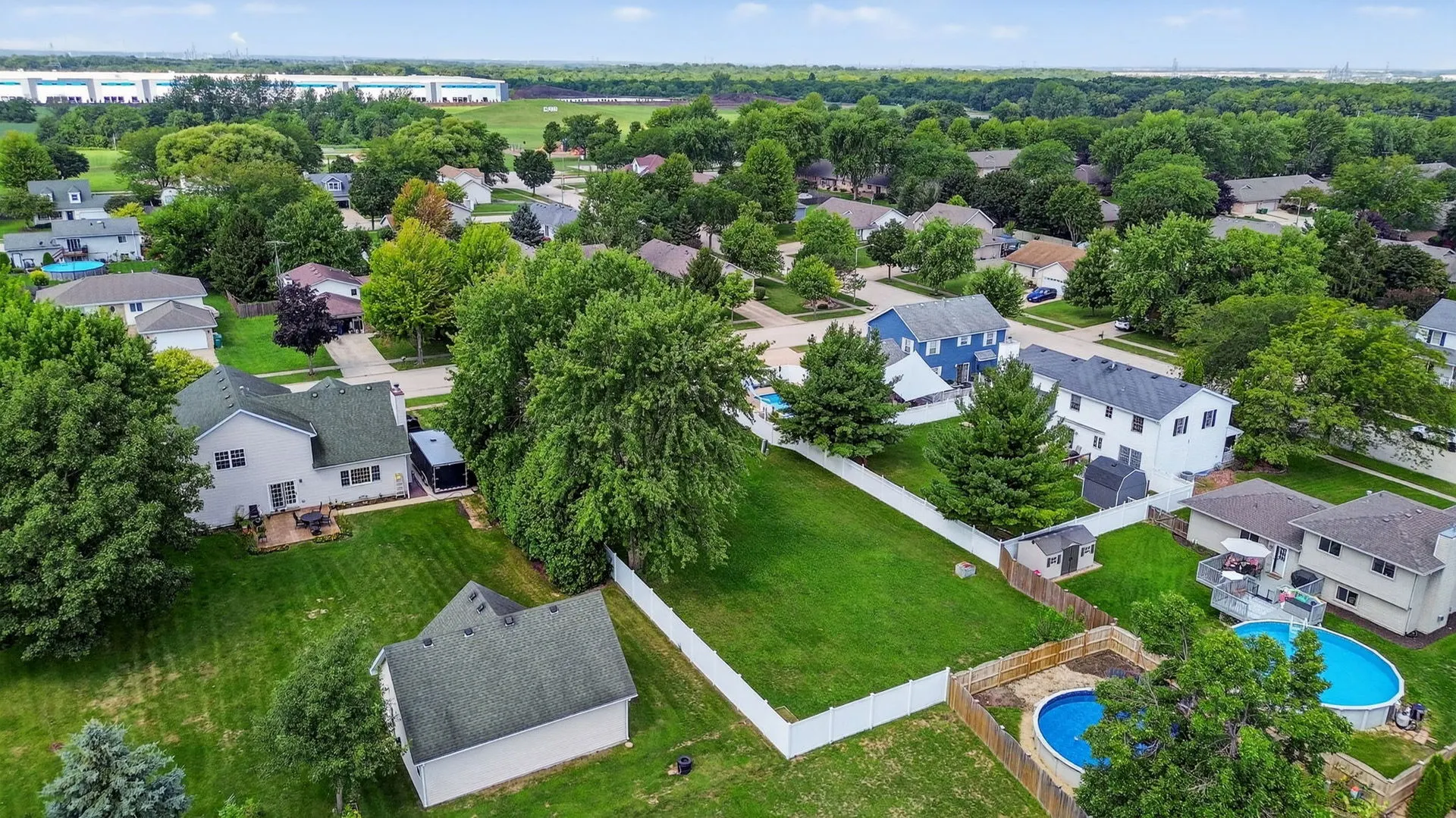 606 Briarwood Court IL