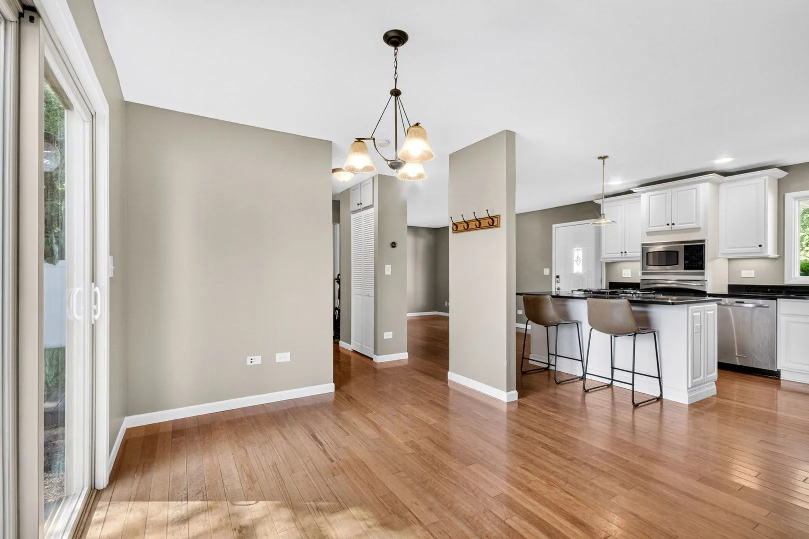 606 Briarwood Court IL