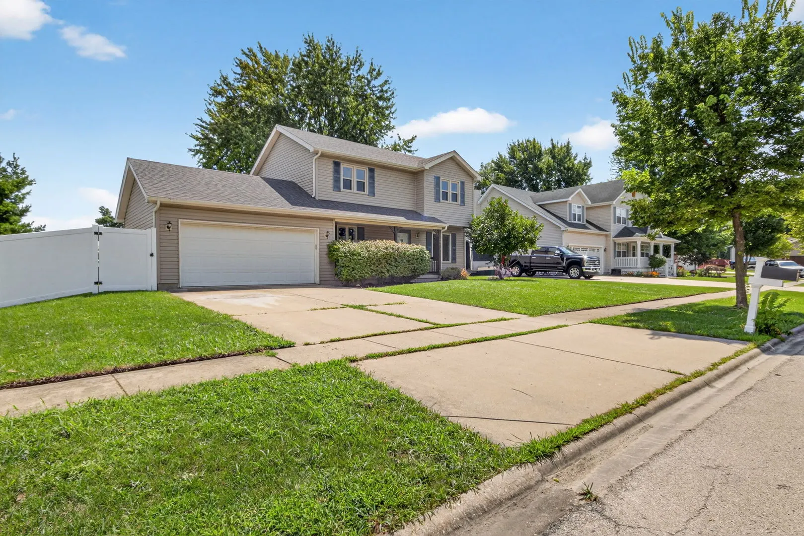 606 Briarwood Court IL