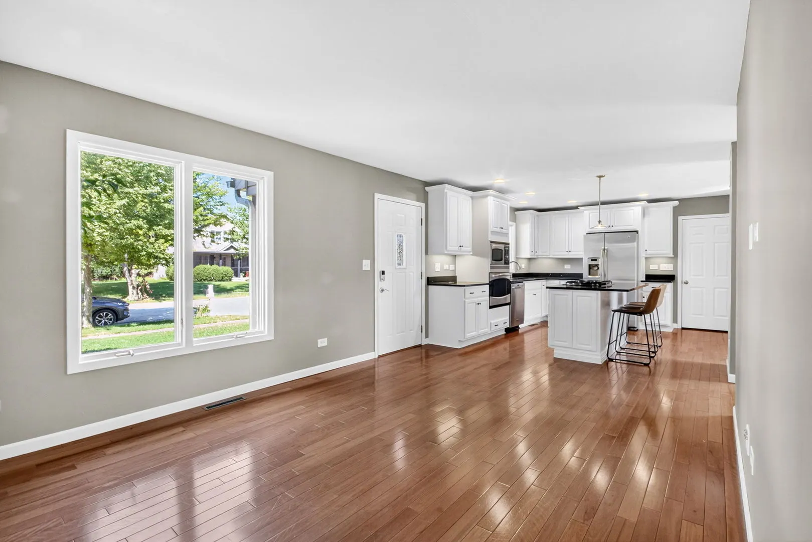 606 Briarwood Court IL