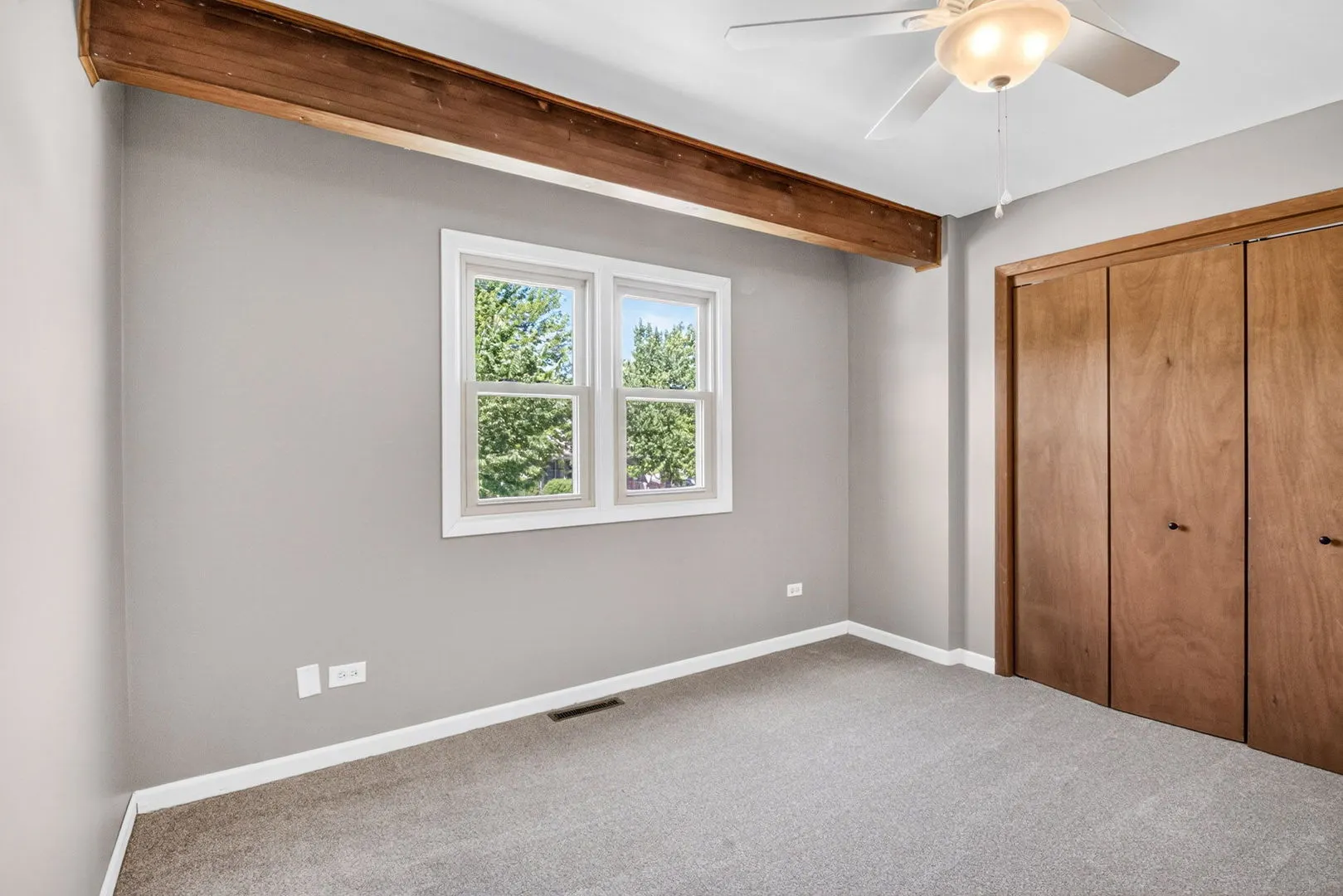 606 Briarwood Court IL