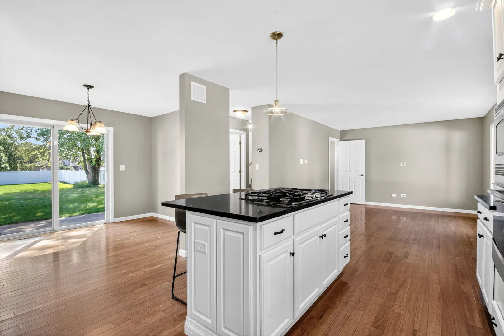606 Briarwood Court IL