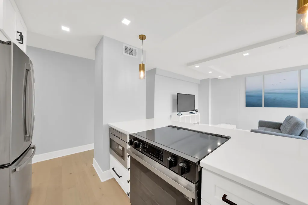 1455 N Sandburg Terrace 2604 IL