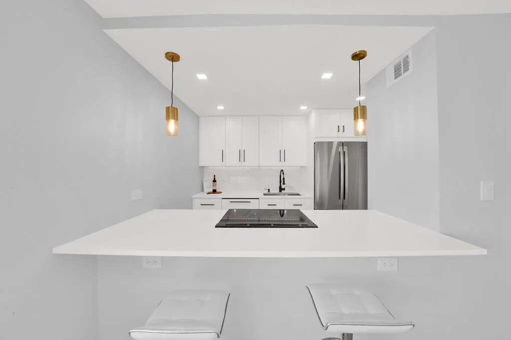 1455 N Sandburg Terrace 2604 IL