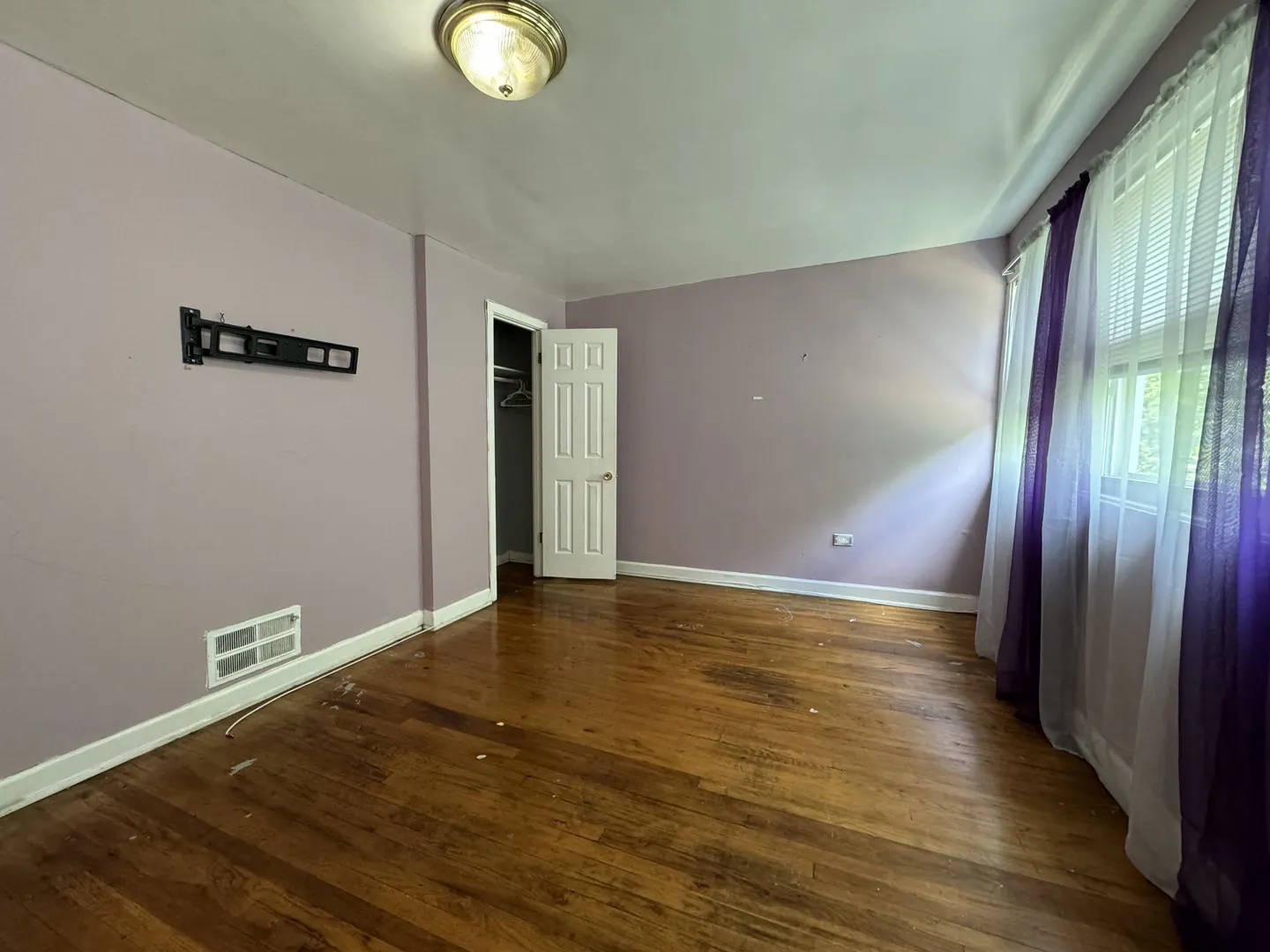 109 E 37th Place IL