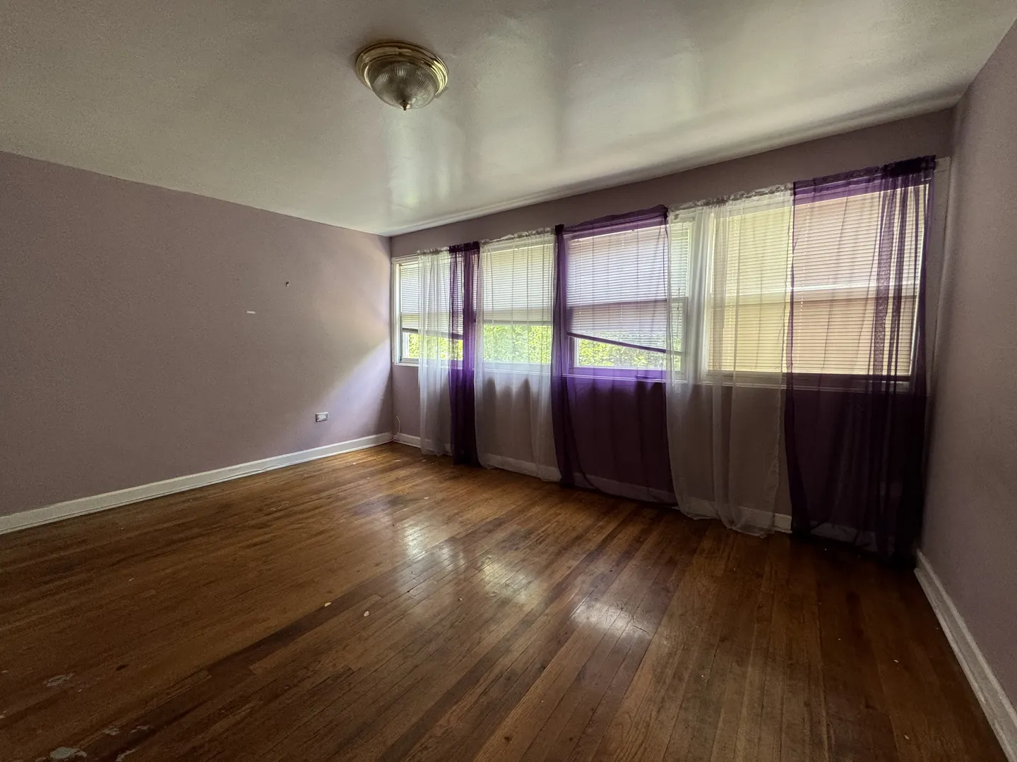 109 E 37th Place IL