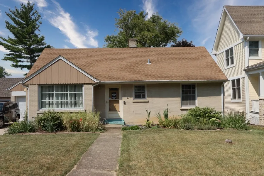 220 S Bothwell Street IL